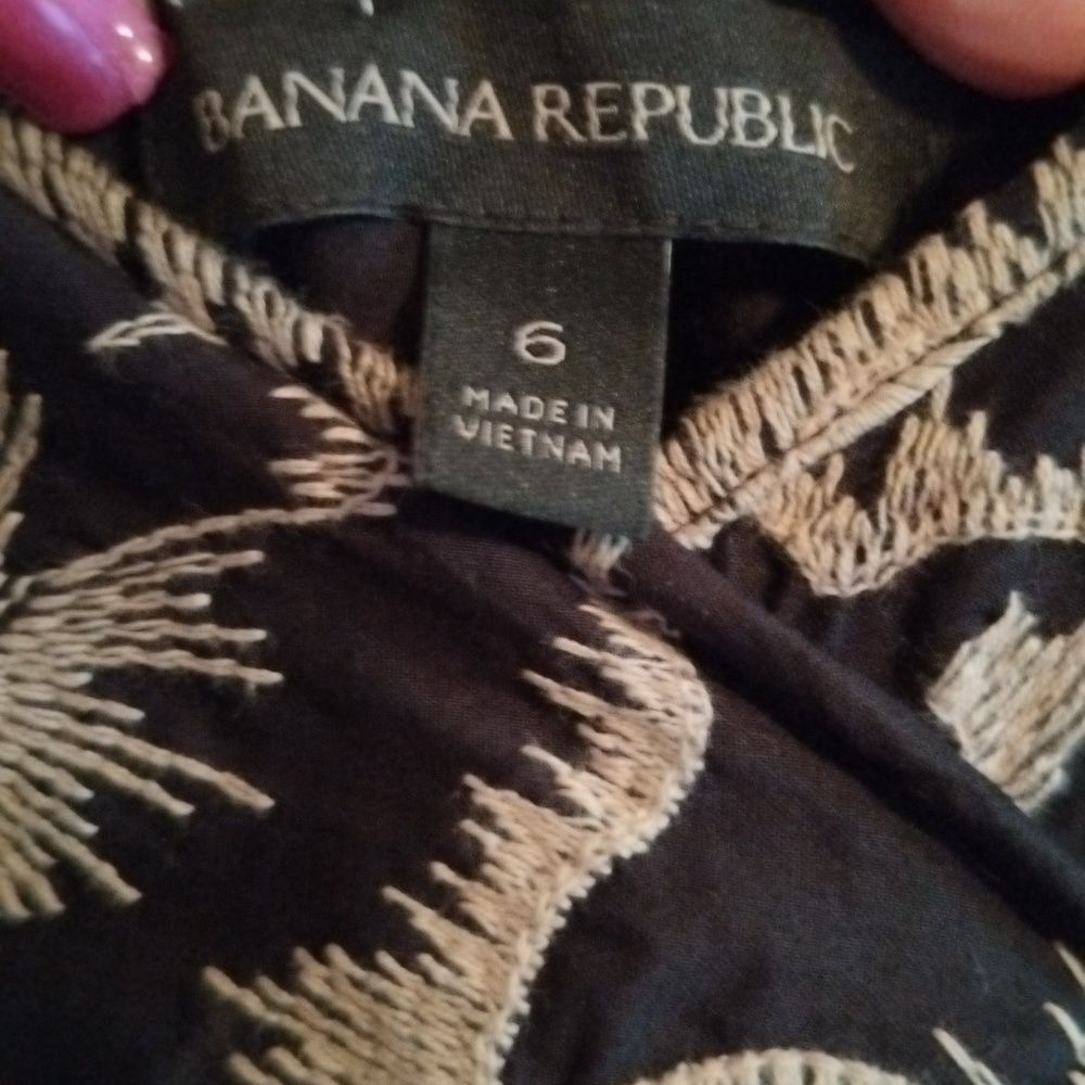 Banana Republic Criss Cross Embroidered Dress - Medium - Picture 6 of 6